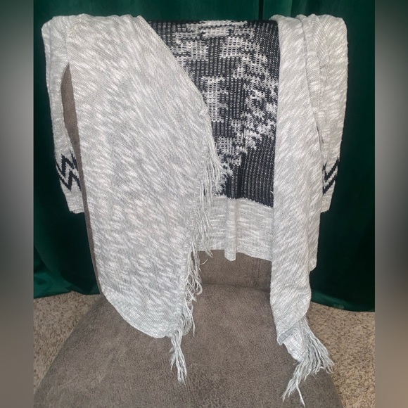 Tribal Grey Knit Sweater With Fringe - Picture 2 of 6